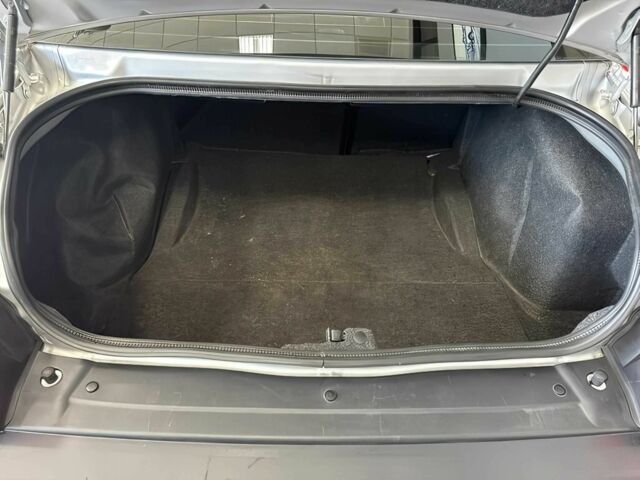 Красный Додж Челенджер, объемом двигателя 6.4 л и пробегом 45 тыс. км за 13000 $, фото 12 на Automoto.ua