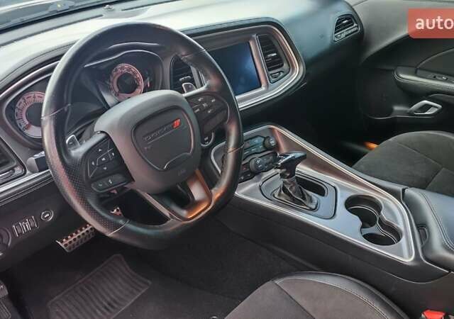 Красный Додж Челенджер, объемом двигателя 6.42 л и пробегом 34 тыс. км за 45900 $, фото 17 на Automoto.ua