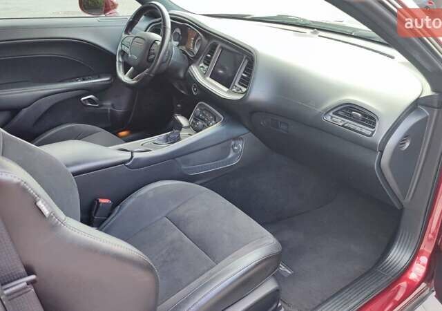 Красный Додж Челенджер, объемом двигателя 6.42 л и пробегом 34 тыс. км за 45900 $, фото 16 на Automoto.ua