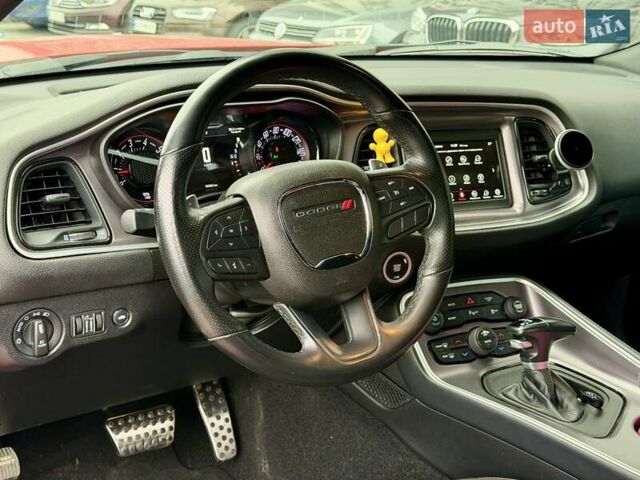 Червоний Додж Challenger, об'ємом двигуна 5.65 л та пробігом 56 тис. км за 28500 $, фото 12 на Automoto.ua