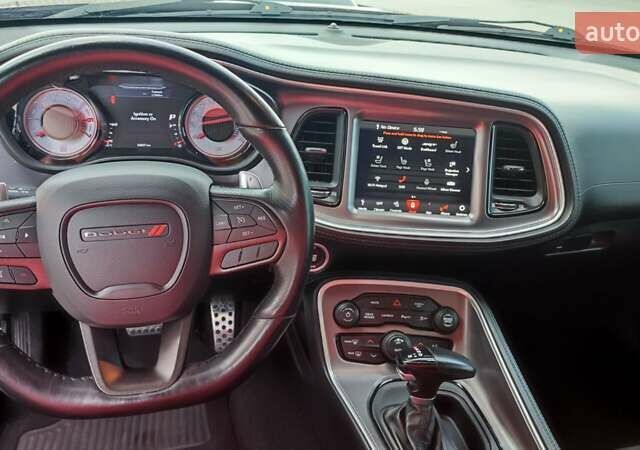 Красный Додж Челенджер, объемом двигателя 6.42 л и пробегом 34 тыс. км за 45900 $, фото 18 на Automoto.ua