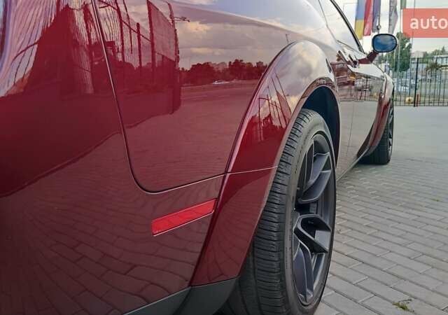 Красный Додж Челенджер, объемом двигателя 6.42 л и пробегом 34 тыс. км за 45900 $, фото 10 на Automoto.ua