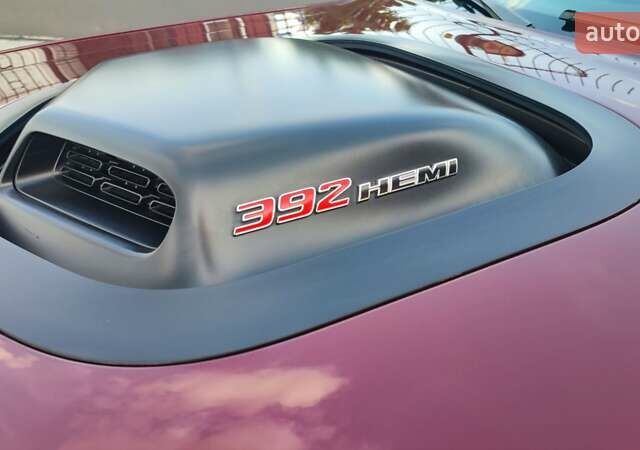 Красный Додж Челенджер, объемом двигателя 6.42 л и пробегом 34 тыс. км за 45900 $, фото 21 на Automoto.ua