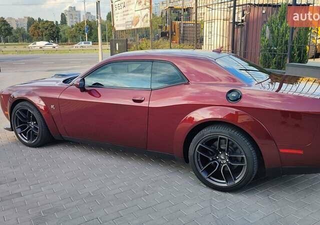 Красный Додж Челенджер, объемом двигателя 6.42 л и пробегом 34 тыс. км за 45900 $, фото 7 на Automoto.ua