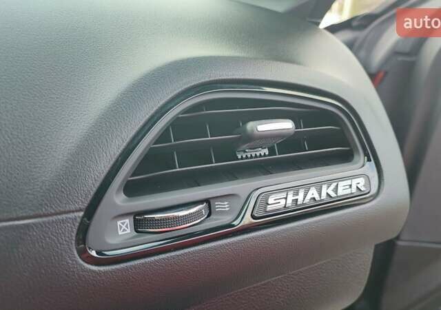 Красный Додж Челенджер, объемом двигателя 6.42 л и пробегом 34 тыс. км за 45900 $, фото 27 на Automoto.ua