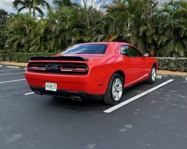Красный Додж Челенджер, объемом двигателя 3.6 л и пробегом 16 тыс. км за 10500 $, фото 4 на Automoto.ua