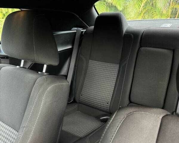 Красный Додж Челенджер, объемом двигателя 3.6 л и пробегом 16 тыс. км за 10500 $, фото 10 на Automoto.ua