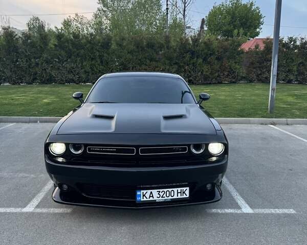 Додж Challenger, об'ємом двигуна 5.65 л та пробігом 73 тис. км за 27000 $, фото 1 на Automoto.ua