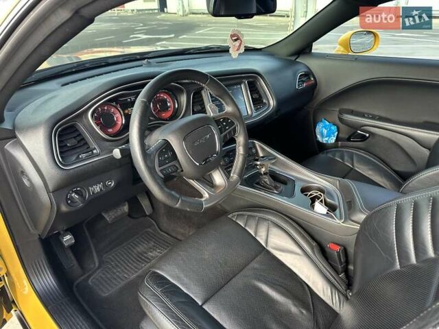 Желтый Додж Челенджер, объемом двигателя 6.17 л и пробегом 33 тыс. км за 45000 $, фото 30 на Automoto.ua