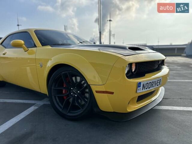 Желтый Додж Челенджер, объемом двигателя 6.17 л и пробегом 33 тыс. км за 45000 $, фото 29 на Automoto.ua