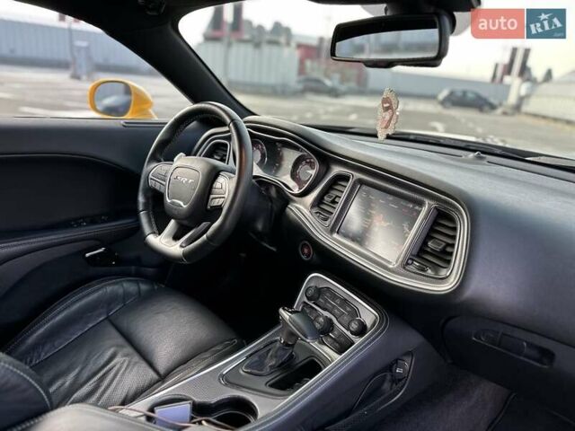Желтый Додж Челенджер, объемом двигателя 6.17 л и пробегом 33 тыс. км за 45000 $, фото 35 на Automoto.ua