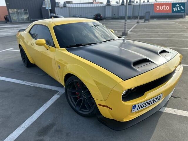 Желтый Додж Челенджер, объемом двигателя 6.17 л и пробегом 33 тыс. км за 45000 $, фото 28 на Automoto.ua