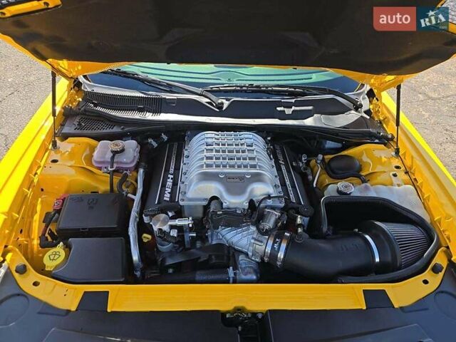 Жовтий Додж Challenger, об'ємом двигуна 6.2 л та пробігом 15 тис. км за 22000 $, фото 16 на Automoto.ua