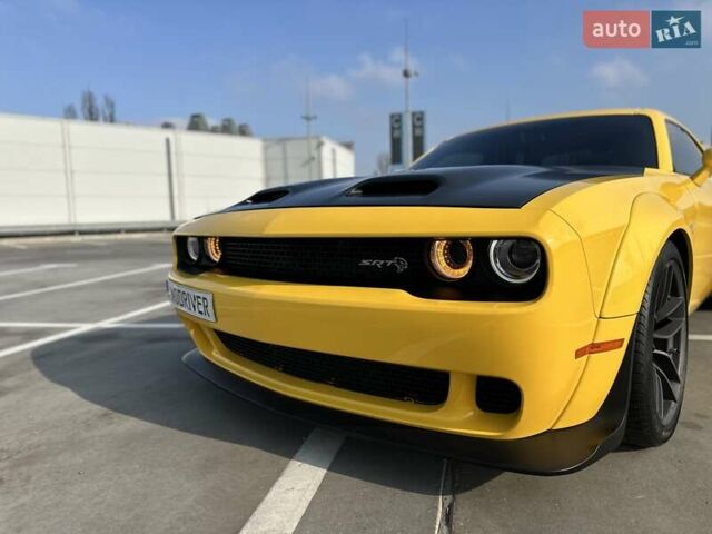 Желтый Додж Челенджер, объемом двигателя 6.17 л и пробегом 33 тыс. км за 45000 $, фото 23 на Automoto.ua
