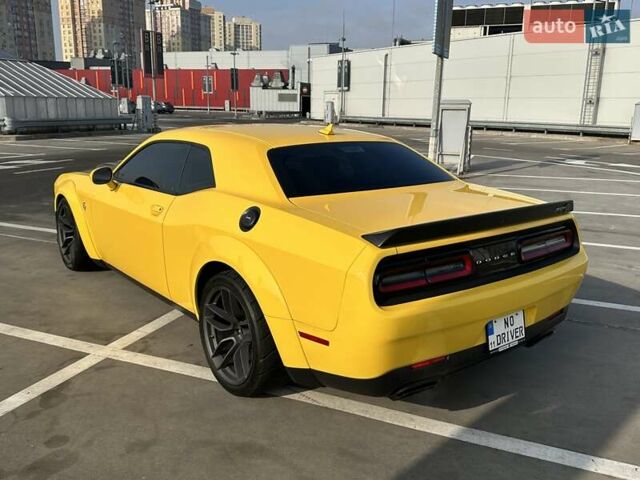 Желтый Додж Челенджер, объемом двигателя 6.17 л и пробегом 33 тыс. км за 45000 $, фото 14 на Automoto.ua
