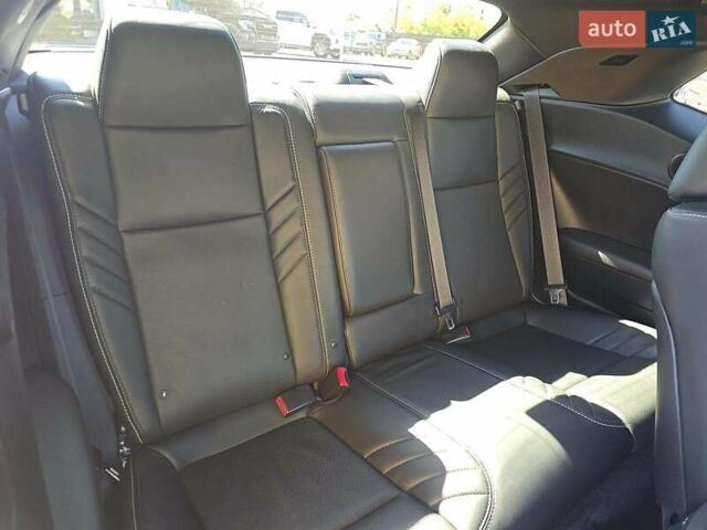 Жовтий Додж Challenger, об'ємом двигуна 6.2 л та пробігом 15 тис. км за 22000 $, фото 14 на Automoto.ua