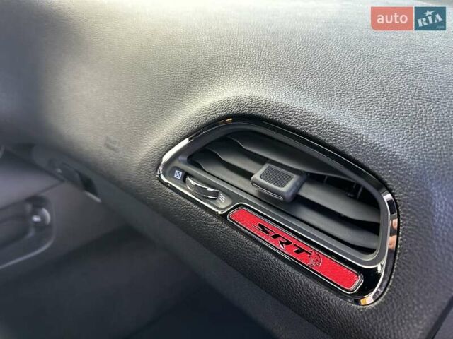 Желтый Додж Челенджер, объемом двигателя 6.17 л и пробегом 33 тыс. км за 45000 $, фото 36 на Automoto.ua