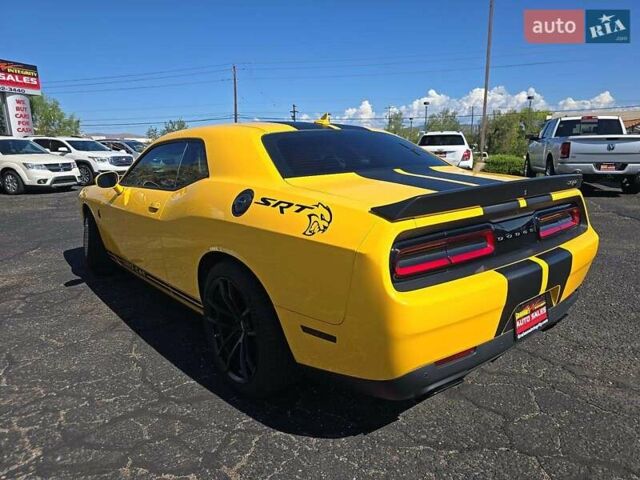 Жовтий Додж Challenger, об'ємом двигуна 6.2 л та пробігом 15 тис. км за 22000 $, фото 4 на Automoto.ua