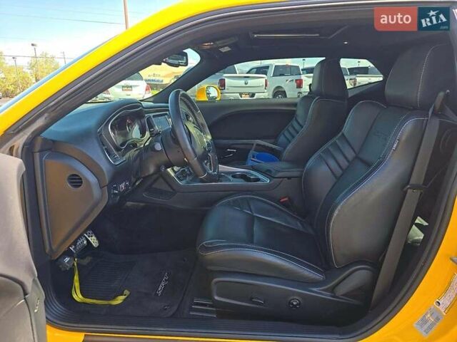 Жовтий Додж Challenger, об'ємом двигуна 6.2 л та пробігом 15 тис. км за 22000 $, фото 10 на Automoto.ua