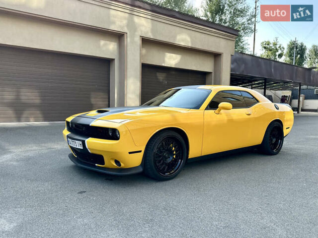 Жовтий Додж Challenger, об'ємом двигуна 6.4 л та пробігом 56 тис. км за 69000 $, фото 3 на Automoto.ua