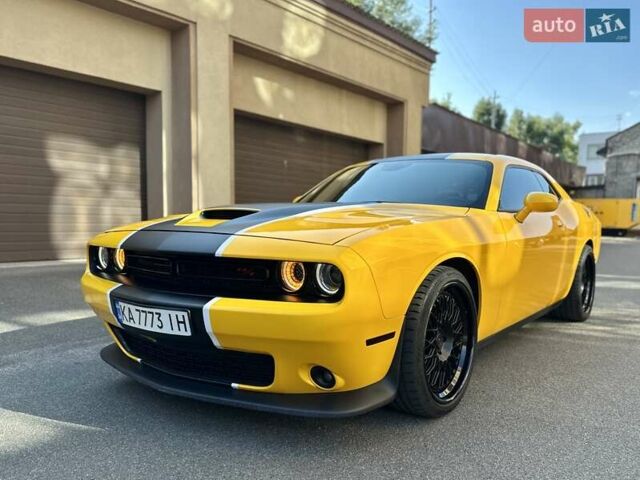 Жовтий Додж Challenger, об'ємом двигуна 6.4 л та пробігом 56 тис. км за 69000 $, фото 12 на Automoto.ua
