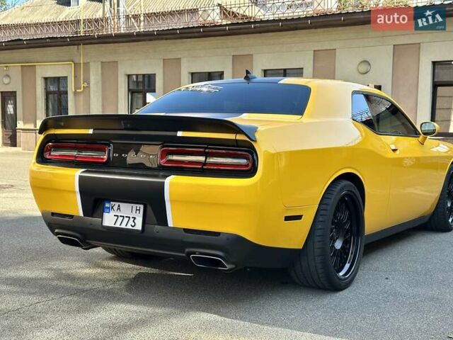 Жовтий Додж Challenger, об'ємом двигуна 6.4 л та пробігом 56 тис. км за 69000 $, фото 5 на Automoto.ua