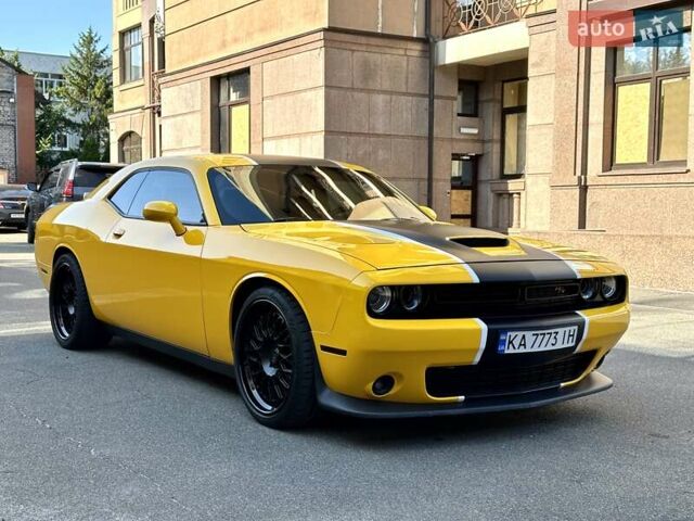 Жовтий Додж Challenger, об'ємом двигуна 6.4 л та пробігом 56 тис. км за 69000 $, фото 2 на Automoto.ua