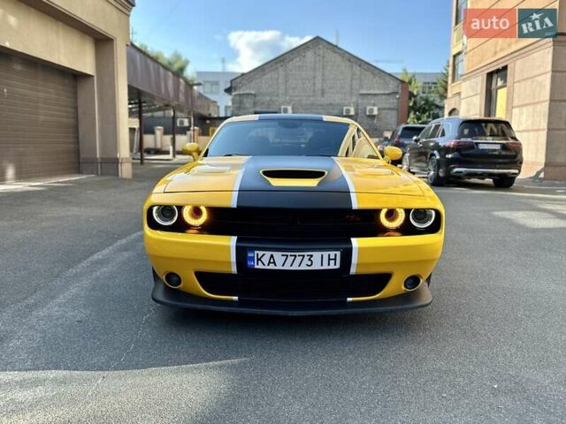Жовтий Додж Challenger, об'ємом двигуна 6.4 л та пробігом 56 тис. км за 69000 $, фото 13 на Automoto.ua