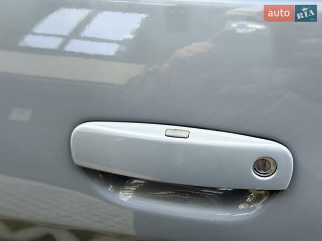 Серый Додж Челенджер, объемом двигателя 3.6 л и пробегом 213 тыс. км за 12999 $, фото 5 на Automoto.ua