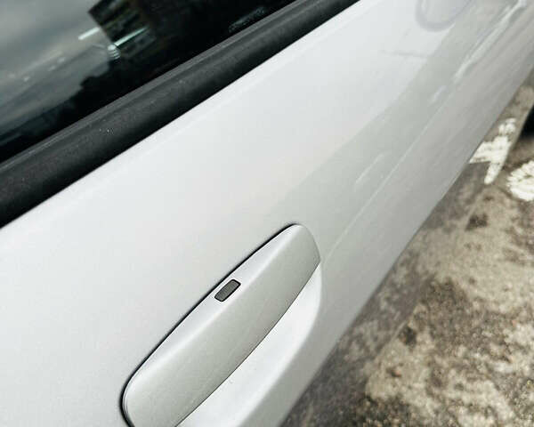 Сірий Додж Challenger, об'ємом двигуна 3.6 л та пробігом 170 тис. км за 15000 $, фото 6 на Automoto.ua