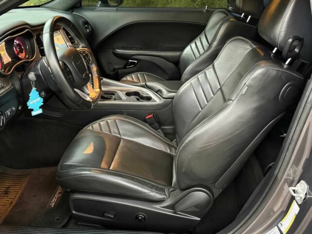 Серый Додж Челенджер, объемом двигателя 6.2 л и пробегом 78 тыс. км за 16800 $, фото 10 на Automoto.ua