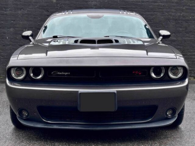 Серый Додж Челенджер, объемом двигателя 5.7 л и пробегом 76 тыс. км за 10200 $, фото 1 на Automoto.ua