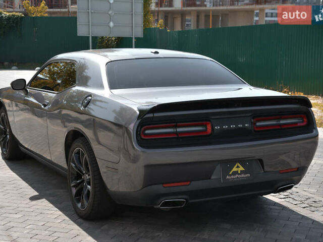 Серый Додж Челенджер, объемом двигателя 3.6 л и пробегом 273 тыс. км за 17500 $, фото 6 на Automoto.ua