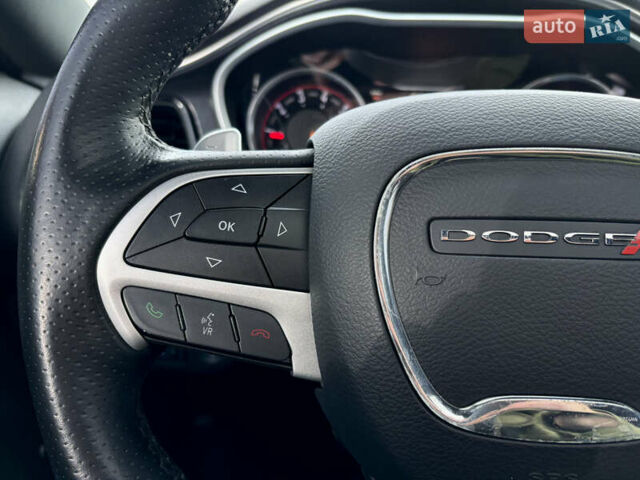 Серый Додж Челенджер, объемом двигателя 6.41 л и пробегом 108 тыс. км за 26500 $, фото 19 на Automoto.ua