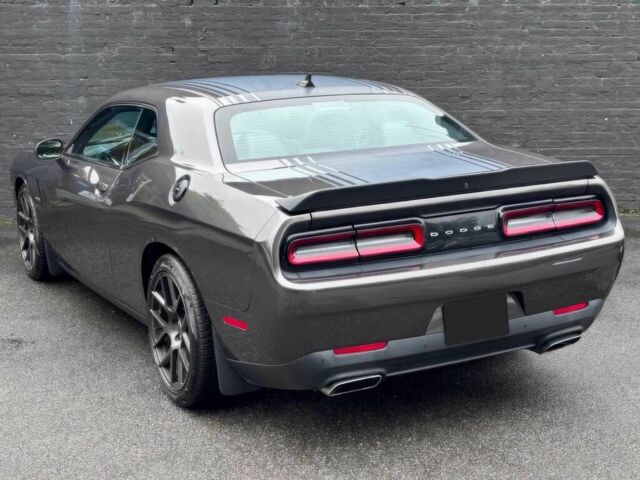 Серый Додж Челенджер, объемом двигателя 5.7 л и пробегом 76 тыс. км за 10200 $, фото 4 на Automoto.ua