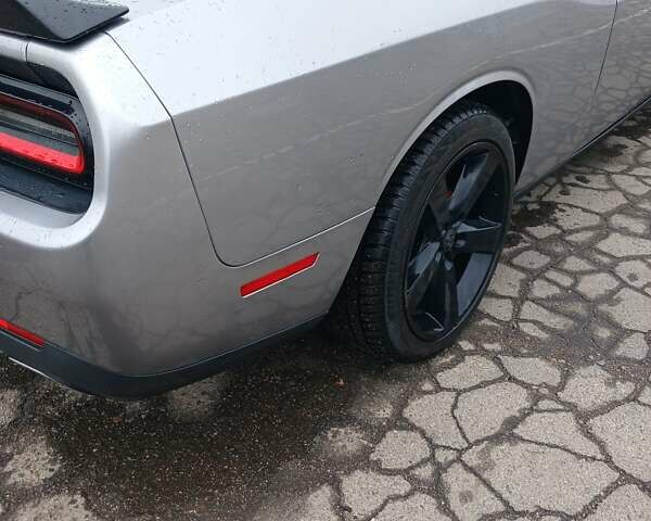Сірий Додж Challenger, об'ємом двигуна 3.6 л та пробігом 225 тис. км за 18000 $, фото 11 на Automoto.ua