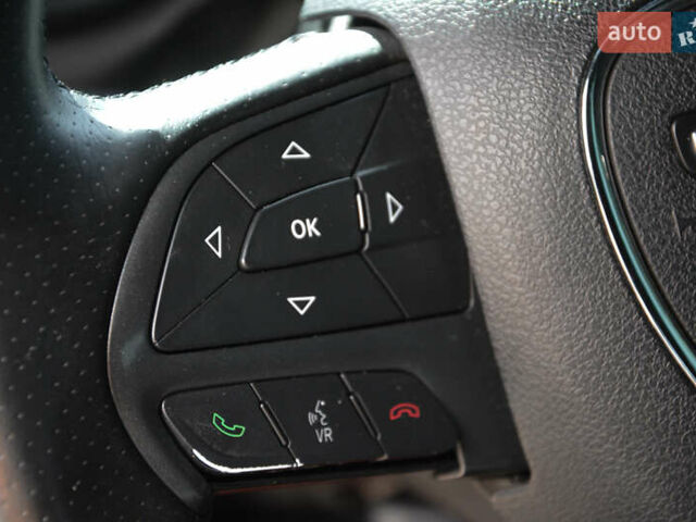 Серый Додж Челенджер, объемом двигателя 3.6 л и пробегом 273 тыс. км за 17500 $, фото 17 на Automoto.ua