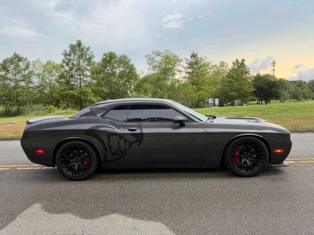 Серый Додж Челенджер, объемом двигателя 6.2 л и пробегом 78 тыс. км за 16800 $, фото 8 на Automoto.ua