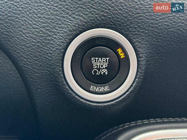 Серый Додж Челенджер, объемом двигателя 6.41 л и пробегом 108 тыс. км за 26500 $, фото 21 на Automoto.ua