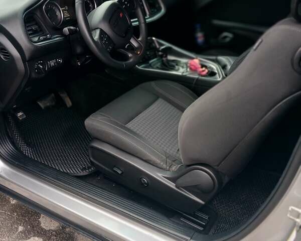 Сірий Додж Challenger, об'ємом двигуна 3.6 л та пробігом 225 тис. км за 18000 $, фото 20 на Automoto.ua