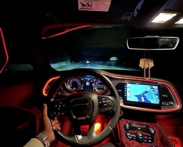 Серый Додж Челенджер, объемом двигателя 3.6 л и пробегом 170 тыс. км за 18300 $, фото 3 на Automoto.ua