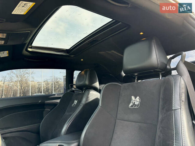 Серый Додж Челенджер, объемом двигателя 6.41 л и пробегом 108 тыс. км за 26500 $, фото 17 на Automoto.ua