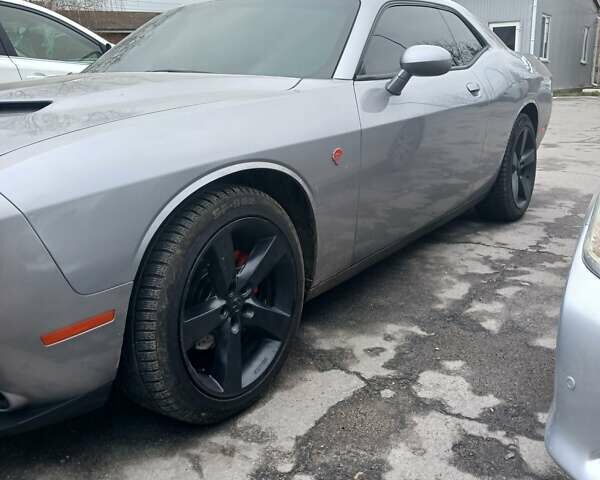 Сірий Додж Challenger, об'ємом двигуна 3.6 л та пробігом 225 тис. км за 18000 $, фото 2 на Automoto.ua