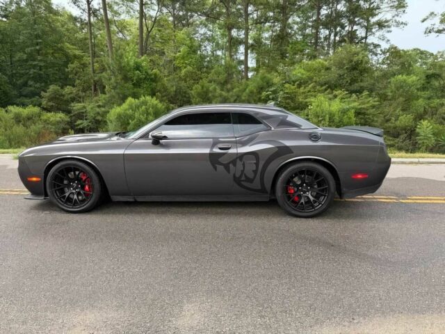 Серый Додж Челенджер, объемом двигателя 6.2 л и пробегом 78 тыс. км за 16800 $, фото 3 на Automoto.ua