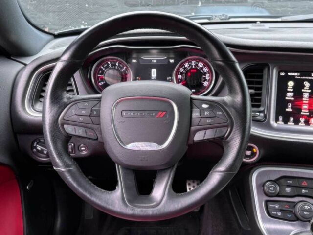 Серый Додж Челенджер, объемом двигателя 5.7 л и пробегом 76 тыс. км за 10200 $, фото 10 на Automoto.ua