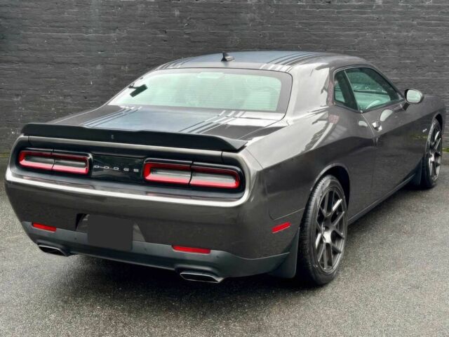 Серый Додж Челенджер, объемом двигателя 5.7 л и пробегом 76 тыс. км за 10200 $, фото 5 на Automoto.ua