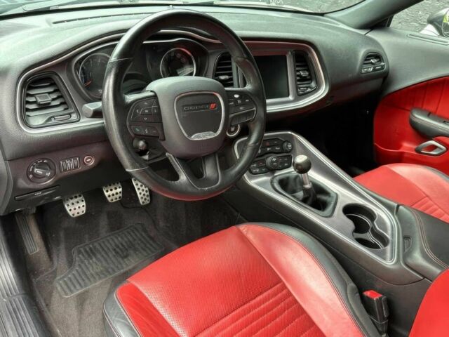 Серый Додж Челенджер, объемом двигателя 5.7 л и пробегом 76 тыс. км за 10200 $, фото 8 на Automoto.ua
