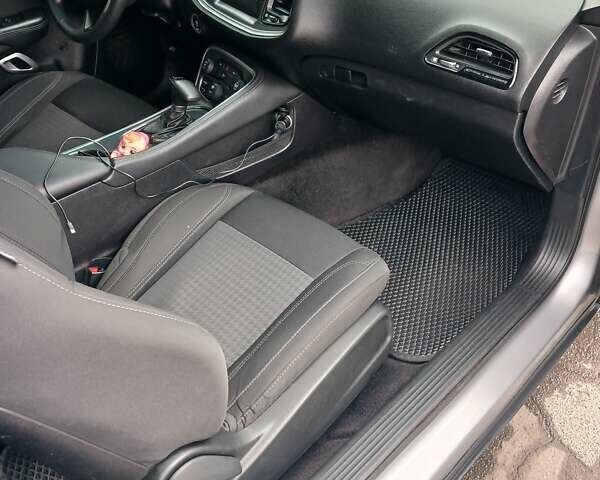 Сірий Додж Challenger, об'ємом двигуна 3.6 л та пробігом 225 тис. км за 18000 $, фото 25 на Automoto.ua