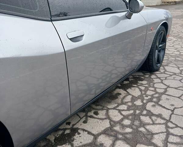 Сірий Додж Challenger, об'ємом двигуна 3.6 л та пробігом 225 тис. км за 18000 $, фото 12 на Automoto.ua