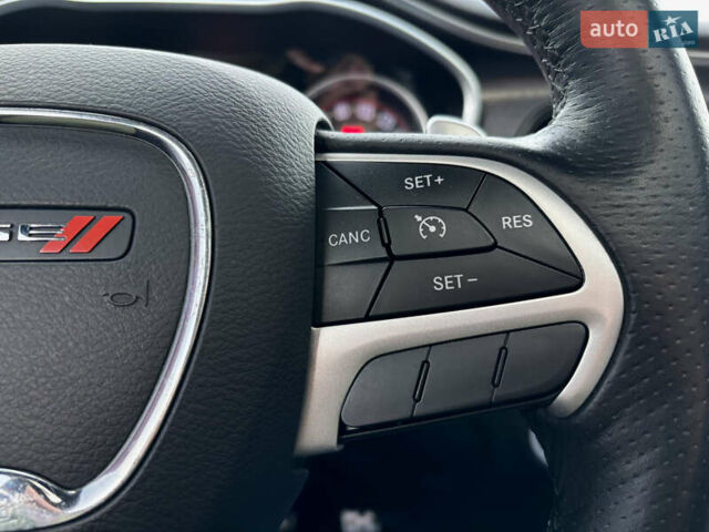 Серый Додж Челенджер, объемом двигателя 6.41 л и пробегом 108 тыс. км за 26500 $, фото 18 на Automoto.ua